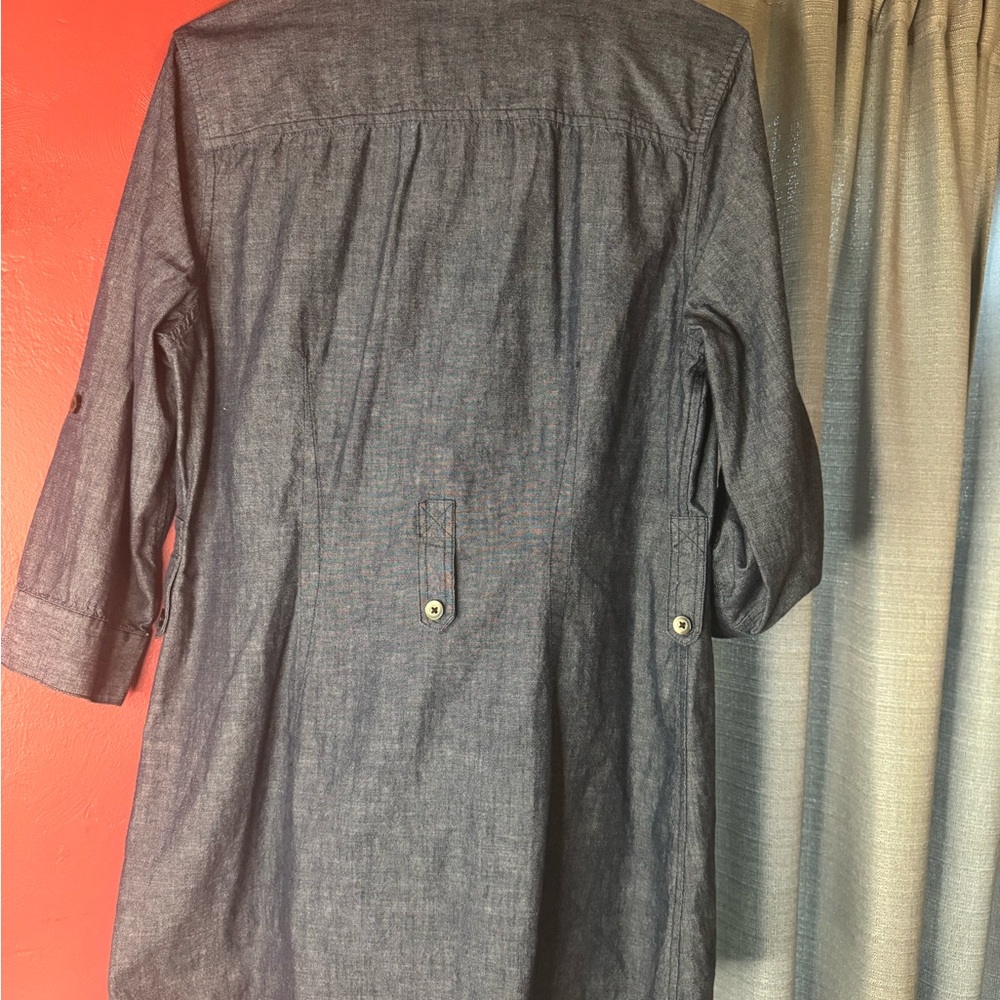 Liz Claiborne Chambray Blue Button-Down Blouse - Picture 8 of 11